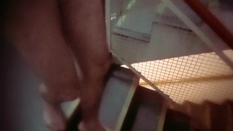 Alan Long: Mergând în jos scările clădirii în chiloții mei!