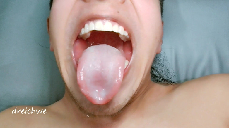 Dreichwe: 口の中の唾液が顔中にこぼれる