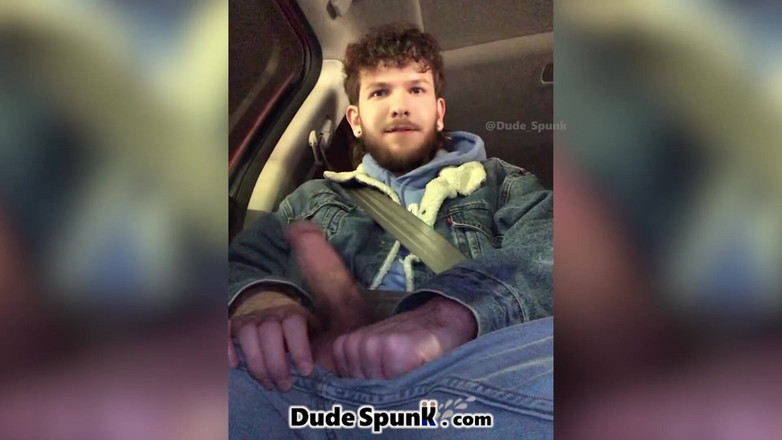 Dude_Spunk: 私はUberの運転手に、彼の車の中で私のチンコをオナニーさせてくれるように頼んだ、そして彼は私に手コキをくれた、そして私は巨大に射精した!
