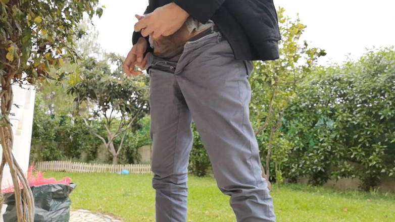 Rafael Torreano: Guy Smoking and Wanking Outside to Beat the Cold