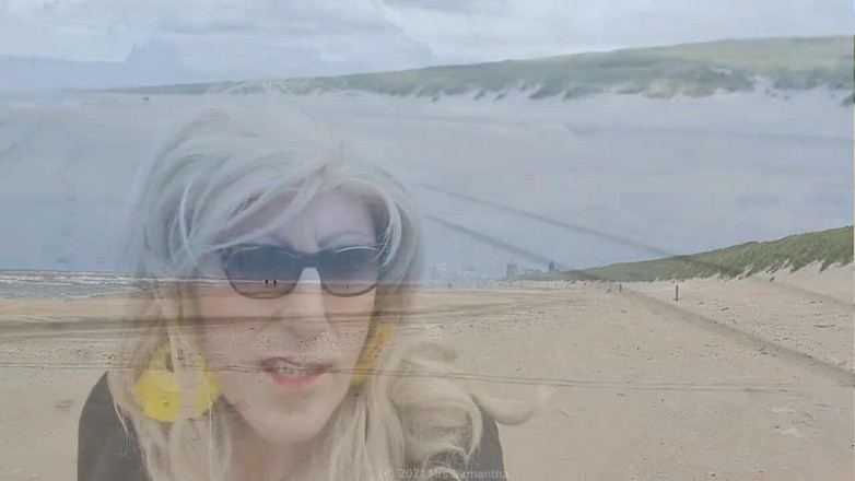 Mrs Samantha: Paní Samantha se chystá na procházku po pláži