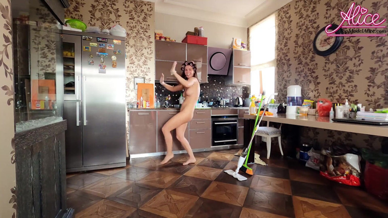 Alice KellyXXX: Sexy wife fun dancing naked while cleaning the house