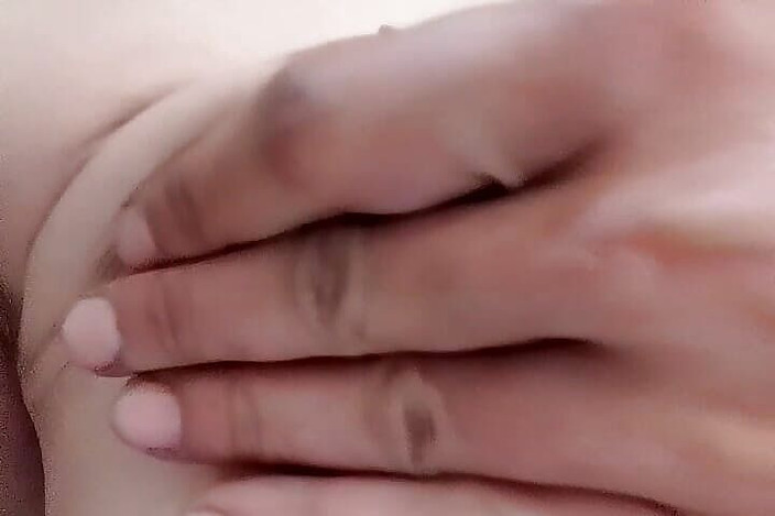 Gangbang straight: 精子による赤い乳首マッサージ