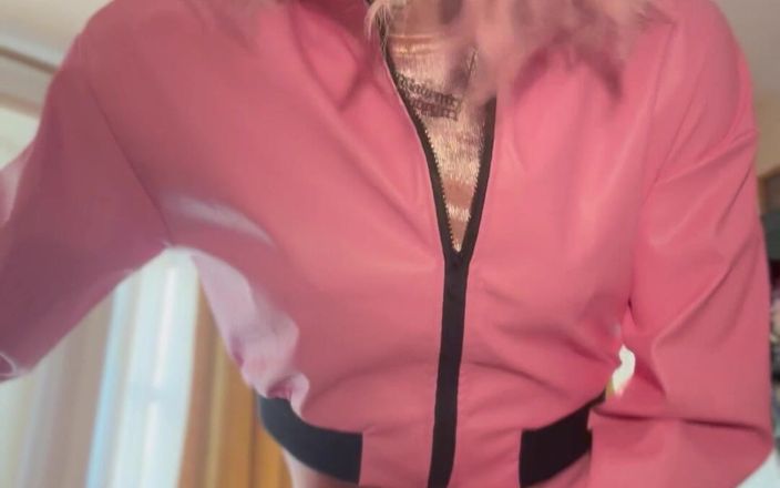 Jessica silk: Jess Silk Rides假阳具