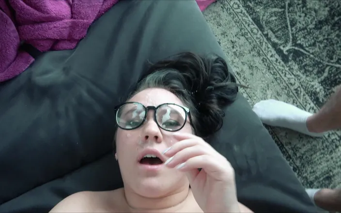 Anja Amelia: Chubby Teen Gets Fucked by Big Dick