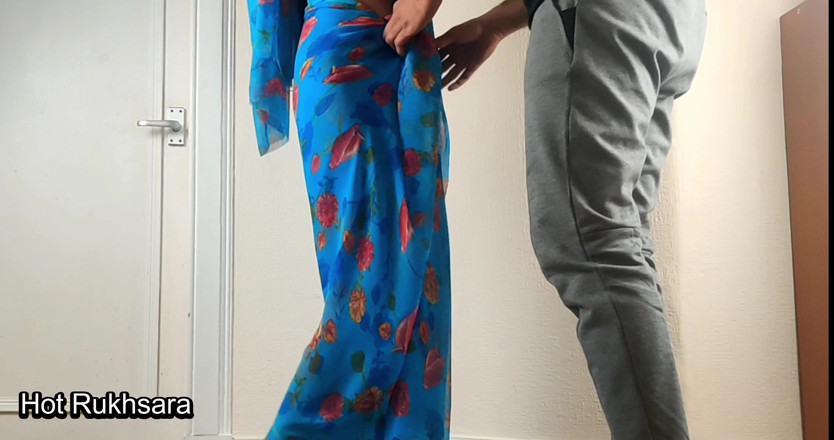 hot_rukhsara: Indische Bhabhi heeft harde neukpartij met jonge Devar Hindi-audio