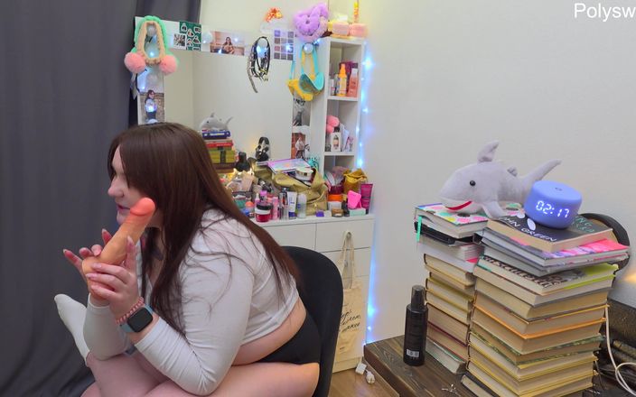 Polly Sweet: Tôi đang làm hài lòng một chàng trai không có trong...