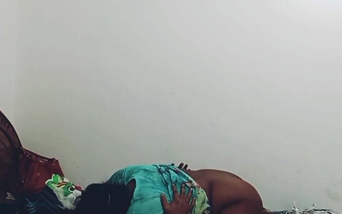 Girlgroup: Hete Bhabhi werd in haar kont geneukt door Debor en...