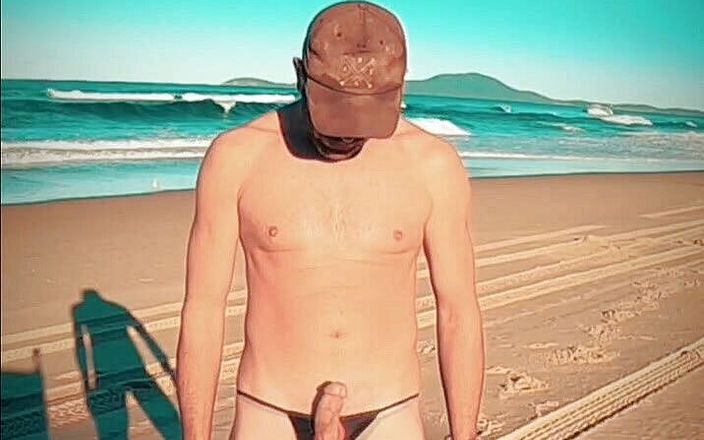 Madaussiehere: समुद्र तट पर मेरे स्विमसूट आजमाना