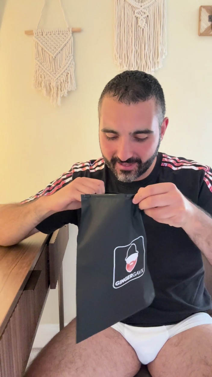 Growing teddy: Renifler La Chatte Jock Pour Jouir