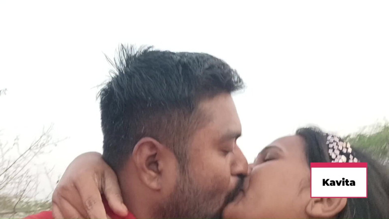 Kavita _zawazawi: Desi Indische Marathi Kavita Bhabhi neuken met Tatya in close-up...