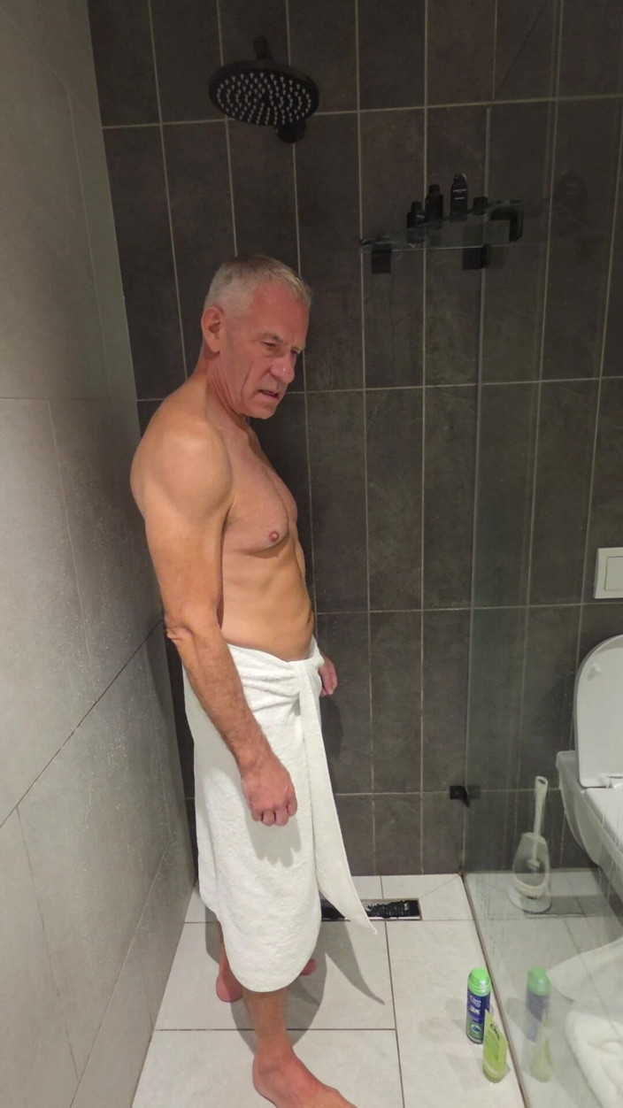 coachjclondon: Trainer jc wieder unter der dusche