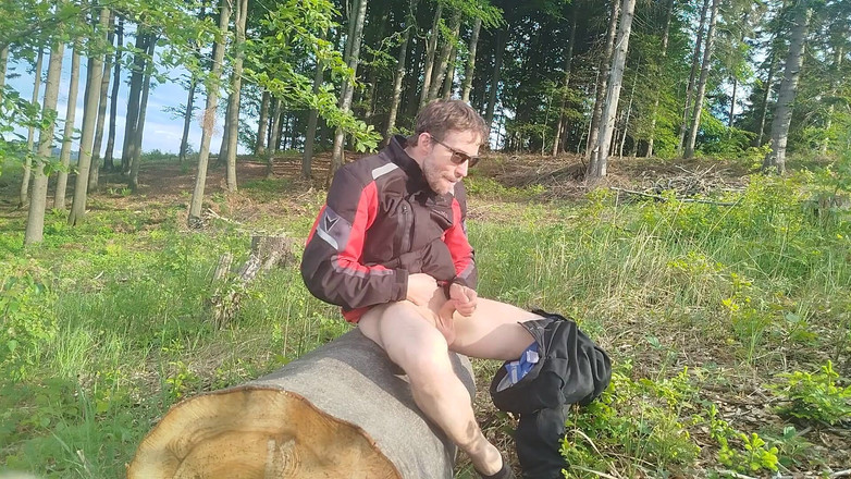 kickerscooter: Sări în pădure