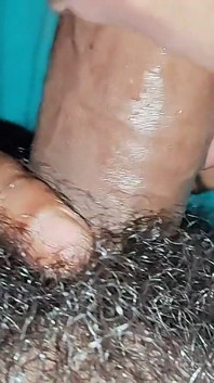 Mi hermanastra vuelve en sí por primera vez, chupa y chupa semen
