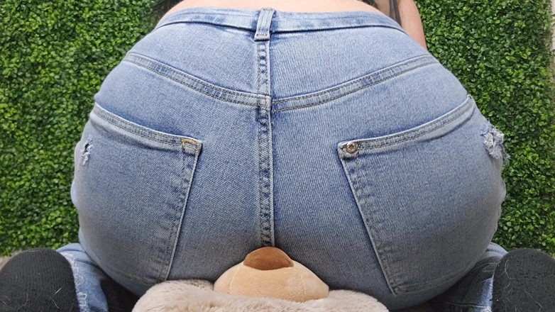 Julia Ryan: Beary Satisfied