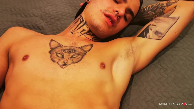 Amateur Gay POV: 臭い義理の兄弟が捕まえられる