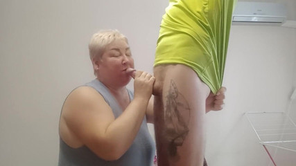 Zona901: Rewarded with a blowjob with an electrician