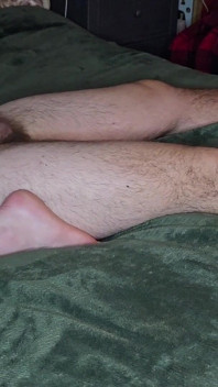 Gingers footboy verehrt und fickt