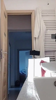 Sexy Wife Shaves Her Pussy Hair