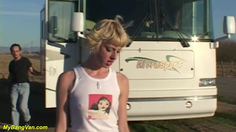 My Bang Van: Loucas meninas em festa de van fodida em foda