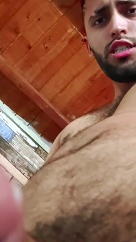 Honění mého velkého neobřezaného ptáka lubrikantem
