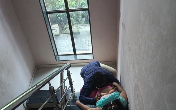 Telugu-fuckers: Hintli güzel baldız çiftlik evinde yalnızken açık havada sikiliyor ve sert...