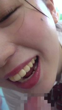Není nahá, tak v čem je problém? - Promočená průhledná dámská koupel - Cut4
