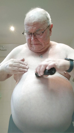 Karlchengeil: Intenzivní sprchování