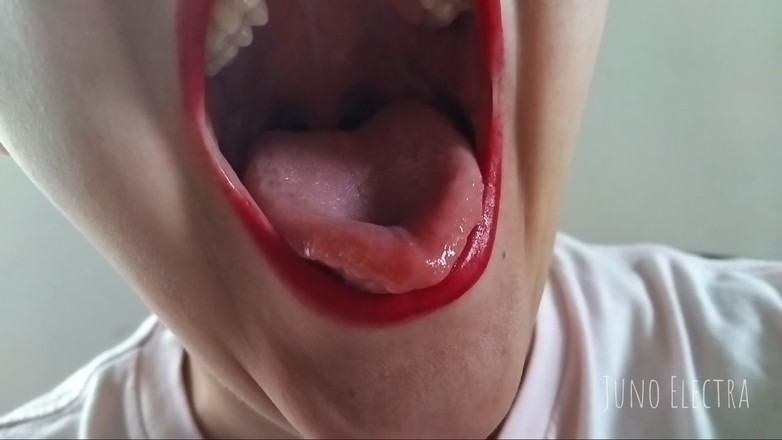 The Antichristrix: Bibir merah gergasi lapar untuk awak pov