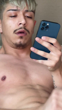 Hung Papi young twink grande pau sem cortes solo masturbando grande ejaculação
