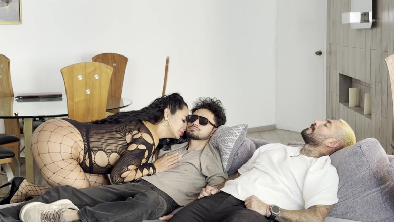 Calientehubxxx: A Dream of 3 Gali Diva