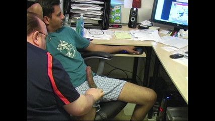 The Great Canadian Male: Manny první kouření