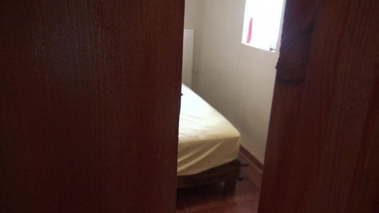 Souzan Halabi: 털이 무성한 보지를 따먹히는 55살 프랑스 알제리 바람난 계모