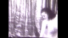 The Unforgettable: Menari menanggalkan pakaiannya