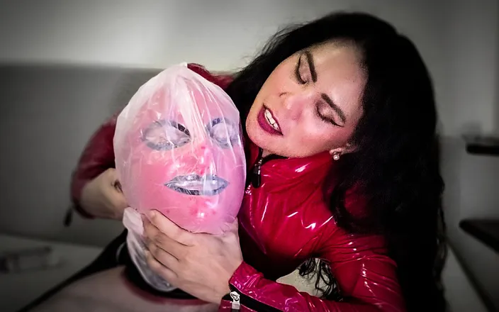DominaFireOfficial: Breathplay training my latex slave