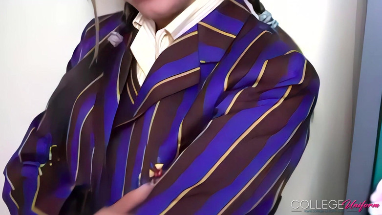 College Uniform: Lucrând-o cu Samantha Buxton