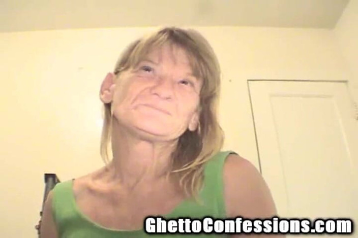 Ghetto Confessions: ยายสลัมหีฟันหลอ ดูดควยโง่เง่าแก่ชรา ไอ้หีหมอย!