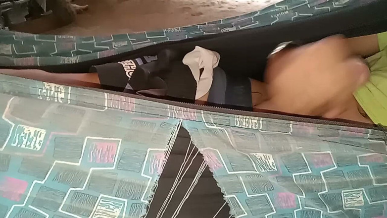 Noy Lucky: Caldo ragazzo giovane si masturba
