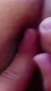 Ladyboy tóc vàng gầy cần một con cu dày để làm tình qua đường lỗ hậu ngoài trời