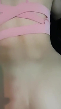 我的男朋友离开我和他的朋友照顾我，我们受不了