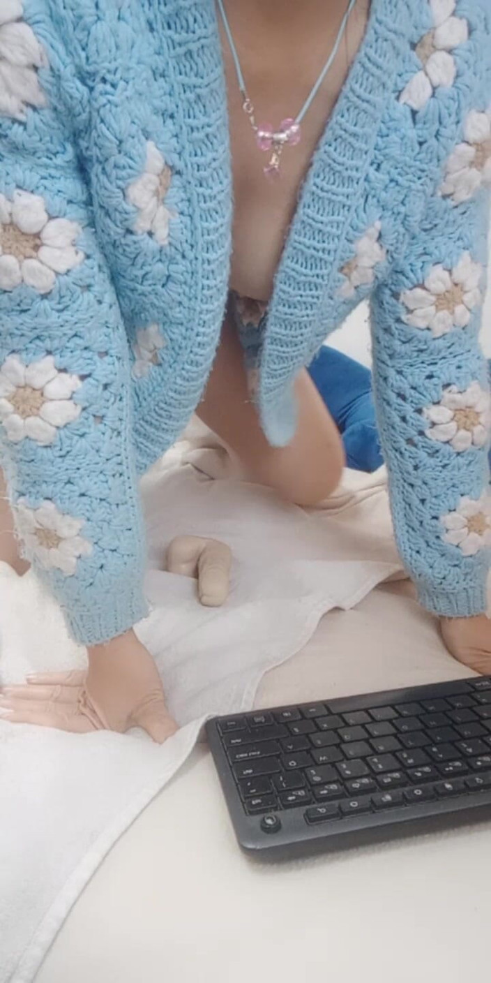 sweethanajapanese: 작은 아시아 보지의 딜도 따먹기