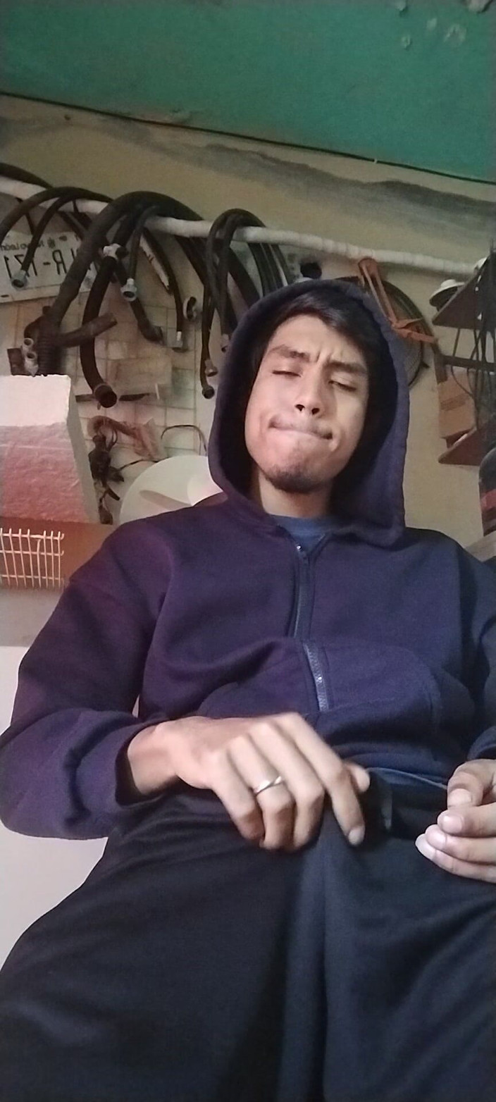 AlexAlejandro13: Nezbytná masturbace