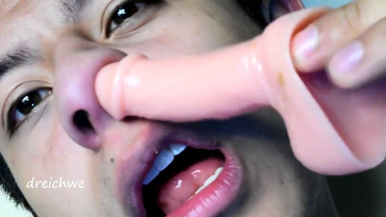 Dreichwe: Un dildo nel naso