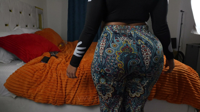 Solo big ass: 所有的乌木宝贝屁股为你。
