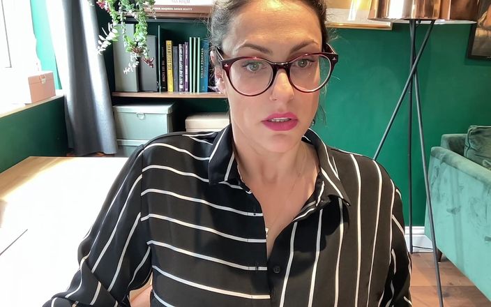 Countess diamond: Une directrice de banque cruelle