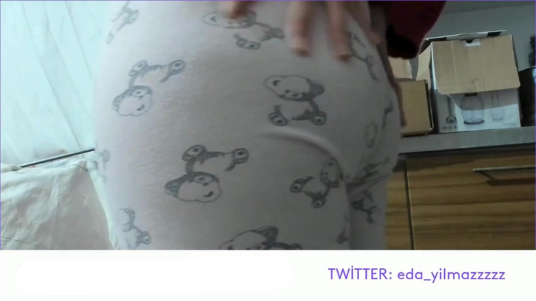 turk_milf_porno: Pijamayla mastürbasyon yaptım- pijamalı domalma- büyük göt- Türk orta yaşlı...