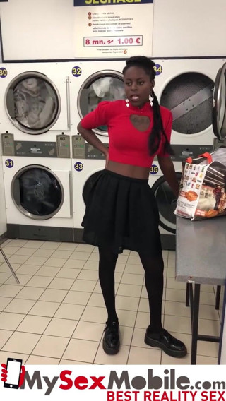 MySexMobile: Ebony girl picked up in launderette for intense sex