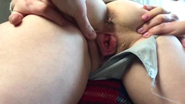 Déchire ma culotte et baise-moi fort ! Chatte poilue en gros plan