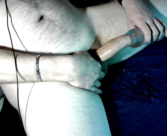 Pivasek: Pivsek अपनी पूंछ का पीछा करती है