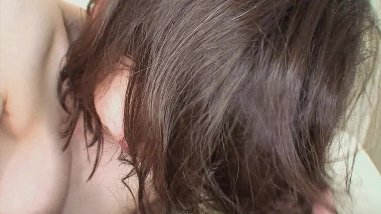 Very hot hardcore: Asijská manželka ztěžuje manželovo péro, když sténá